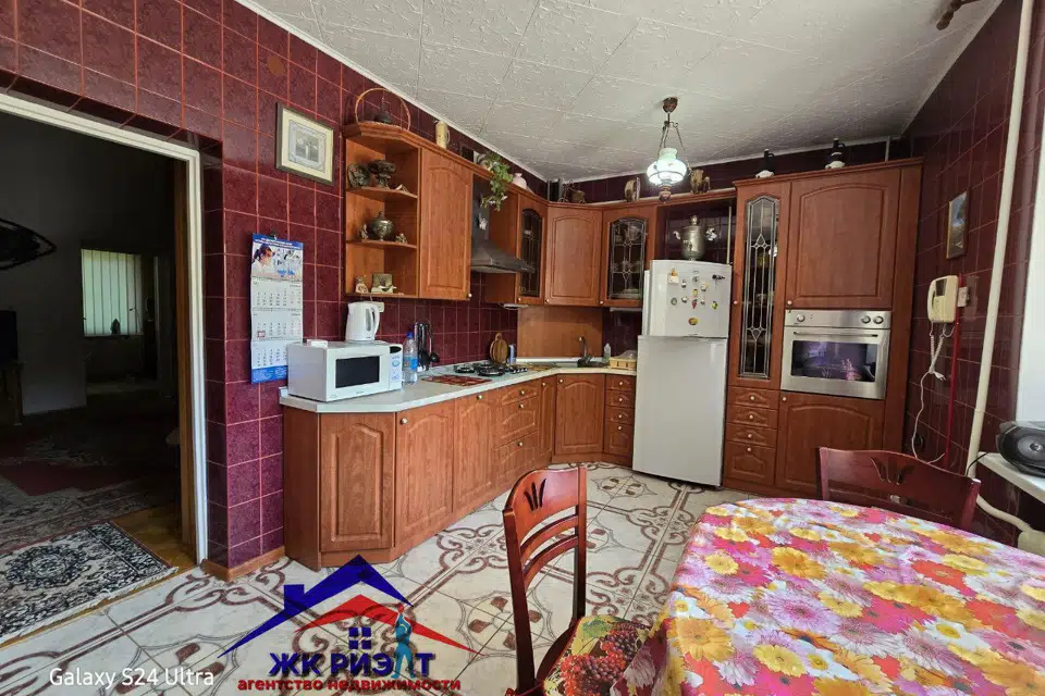 Продаётся 2-этажный дом, 268 м²