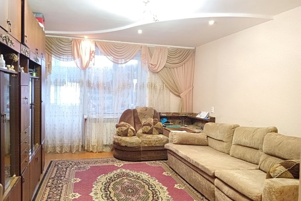 Продаётся 4-комнатная квартира, 60.5 м²