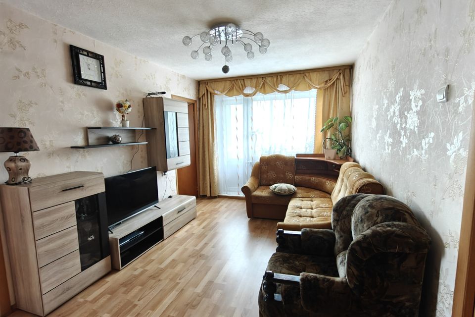 Продаётся 4-комнатная квартира, 59.8 м²