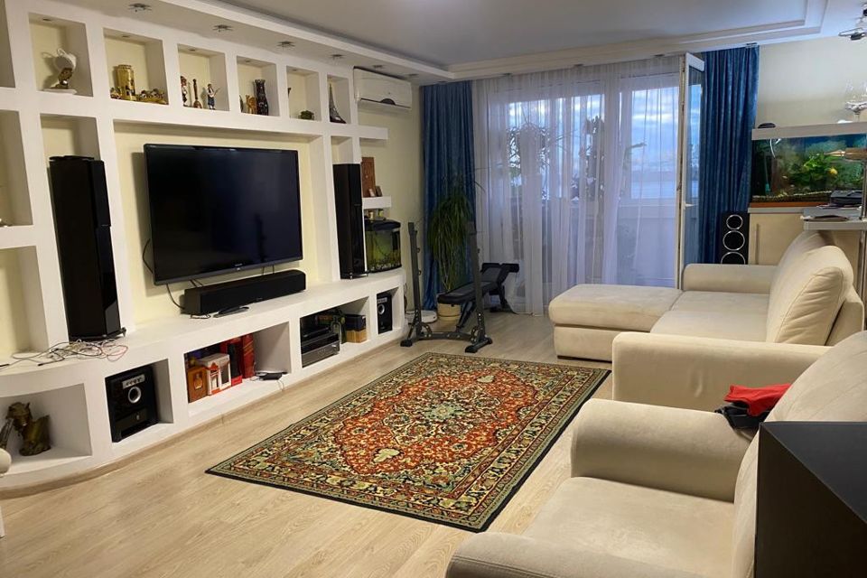 Продаётся 3-комнатная квартира, 100 м²