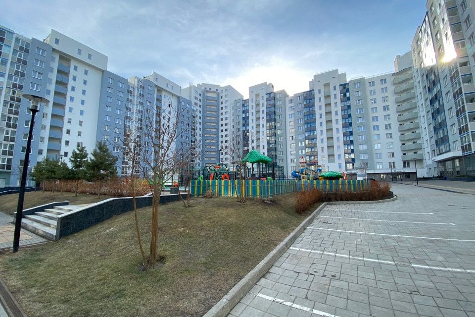 Продаётся 3-комнатная квартира, 87 м²
