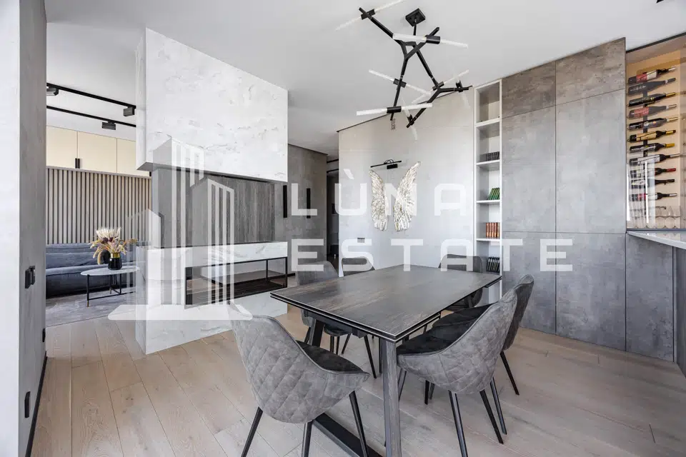 Продаётся 3-комнатная квартира, 103 м²
