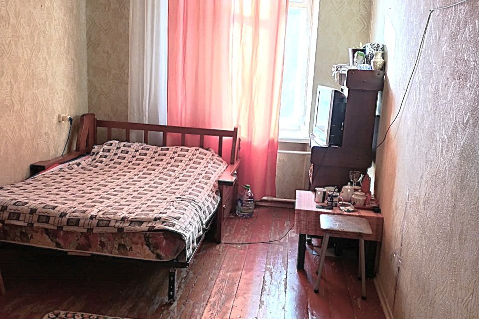 Продаётся комната в 4-комн. квартире, 13.5 м²