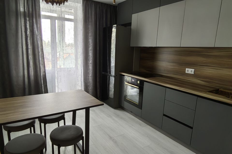 Продаётся 2-комнатная квартира, 65 м²