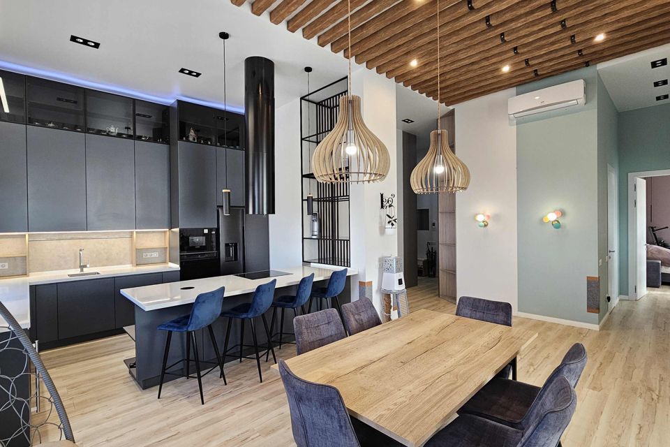 Продаётся 3-комнатная квартира, 125.9 м²