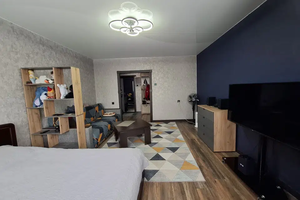 Продаётся 1-комнатная квартира, 42 м²