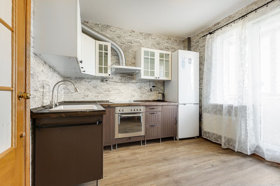 Продаётся 1-комнатная квартира, 42 м²
