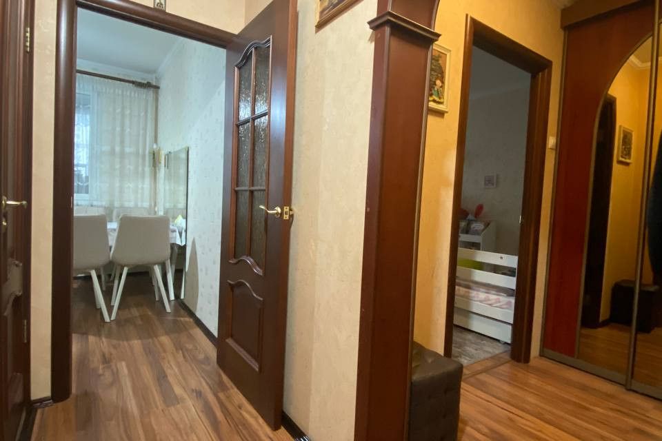 Продаётся 1-комнатная квартира, 42 м²