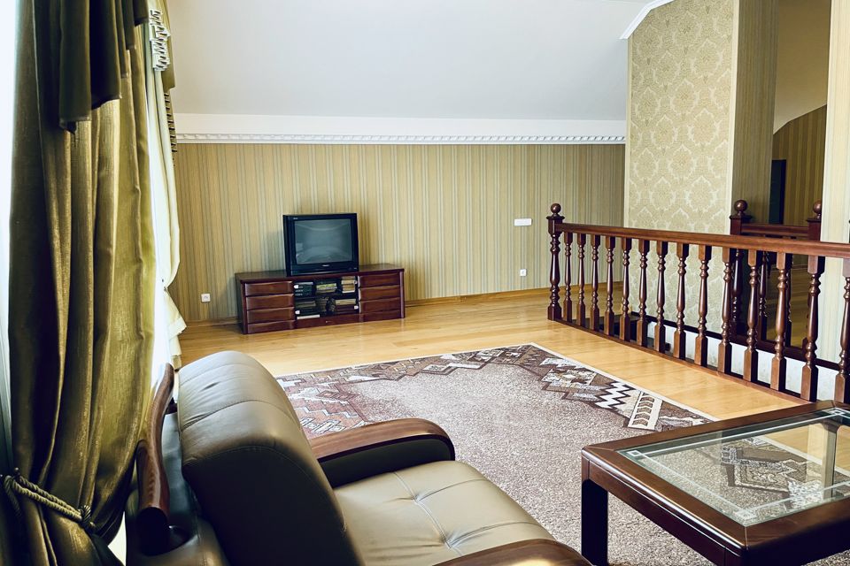 Продаётся 2-этажный дом, 271 м²