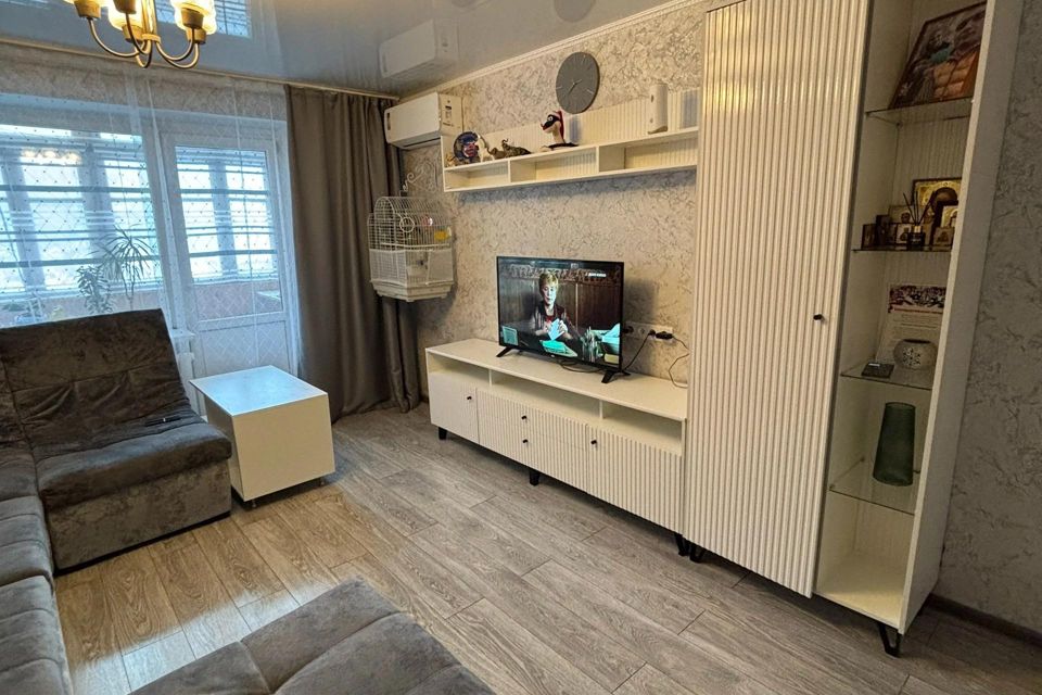 Продаётся 4-комнатная квартира, 72.3 м²