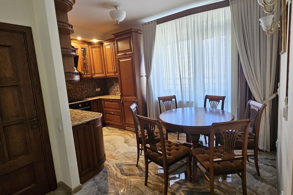 Продаётся 3-комнатная квартира, 90.3 м²