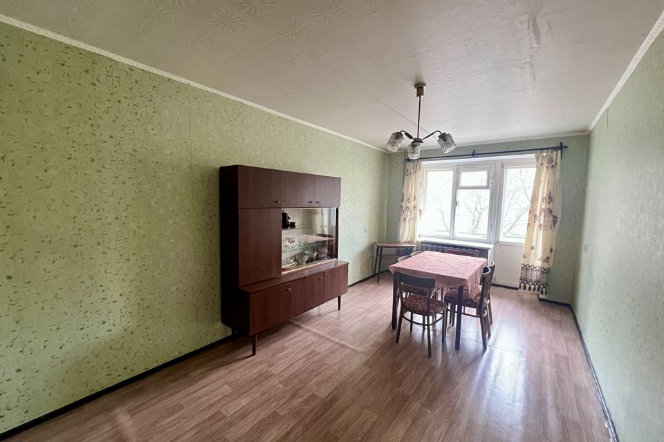 Продаётся 3-комнатная квартира, 59.5 м²