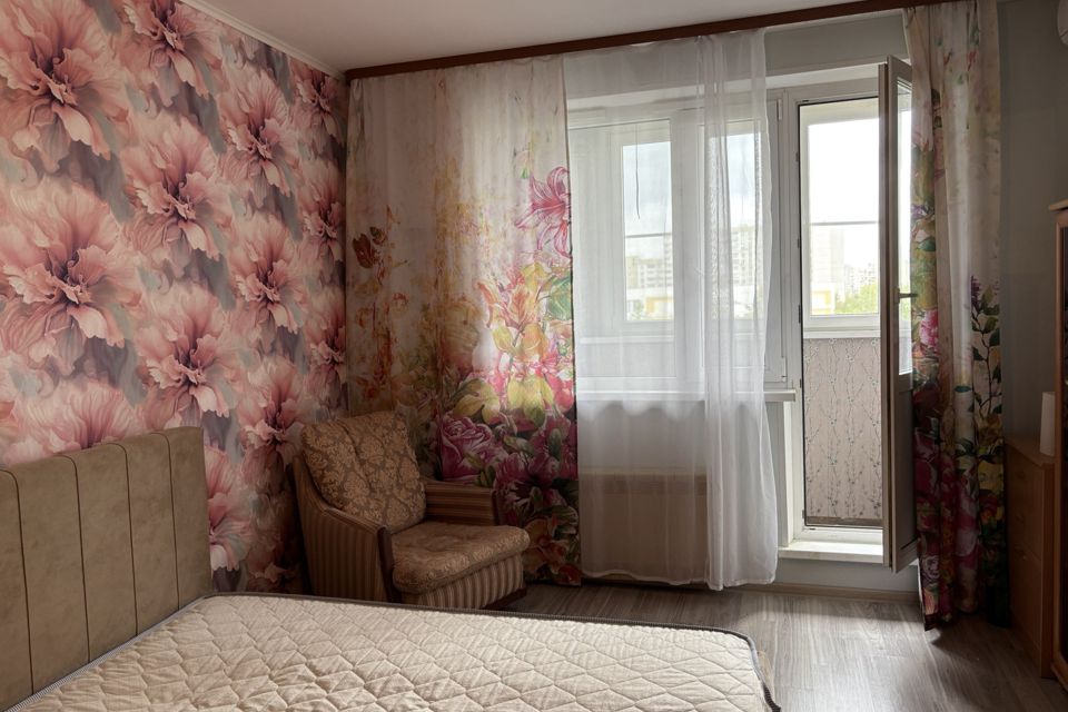 Сдаётся 2-комнатная квартира, 64 м²