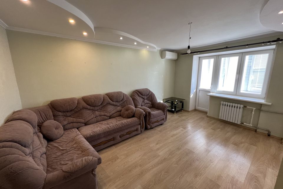 Продаётся 4-комнатная квартира, 71.9 м²