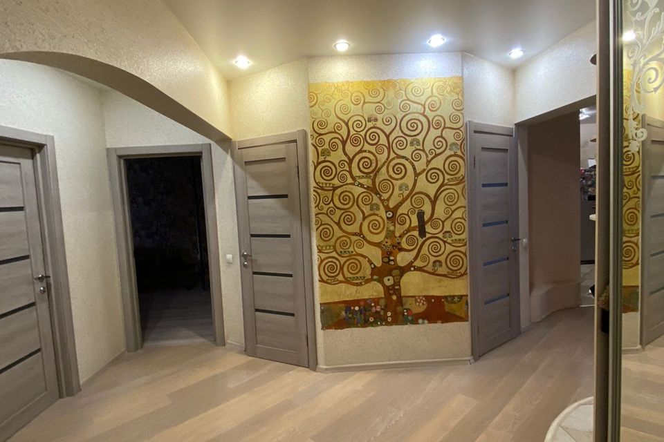 Продаётся 4-комнатная квартира, 101.2 м²