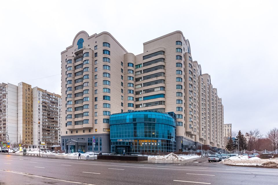 Продаётся 4-комнатная квартира, 186.6 м²