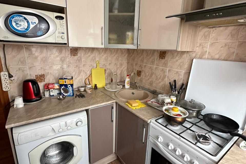 Продаётся 3-комнатная квартира, 55.9 м²
