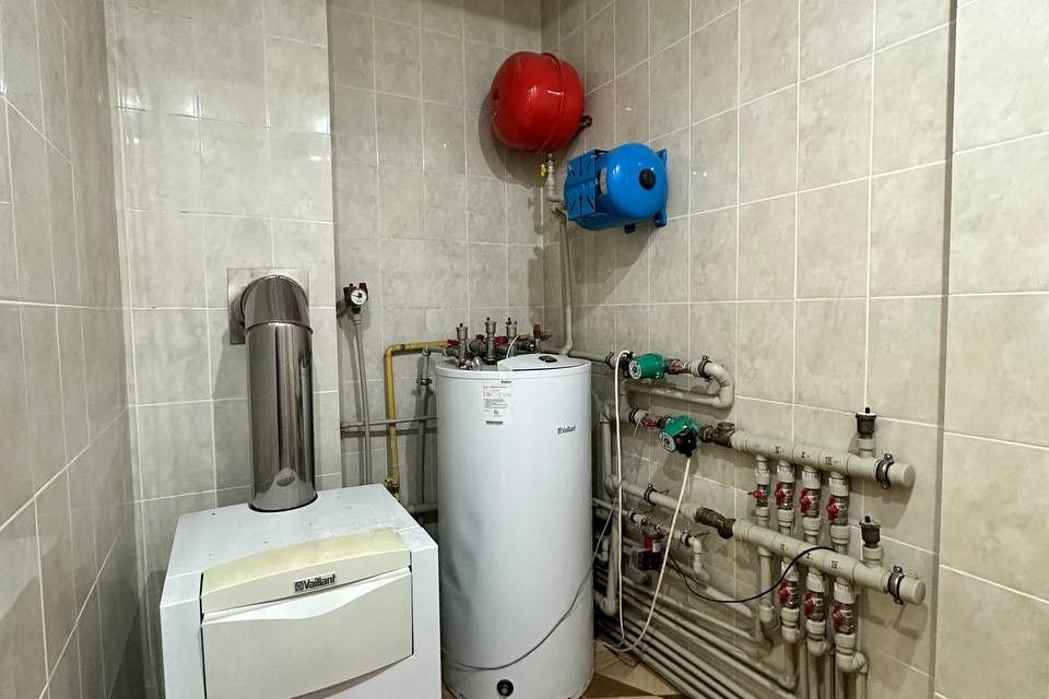 Продаётся таунхаус, 3-эт., 335 м²