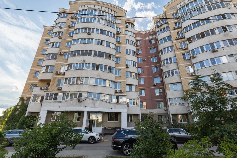 Продаётся 5-комнатная квартира, 155 м²