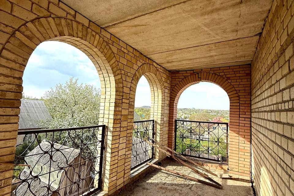 Продаётся 3-этажный дом, 510 м²