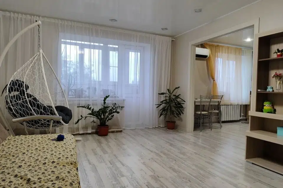 Продаётся 1-комнатная квартира, 343 м²