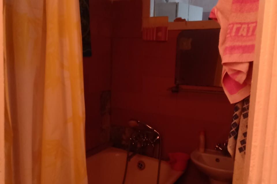 Продаётся 4-комнатная квартира, 65.7 м²