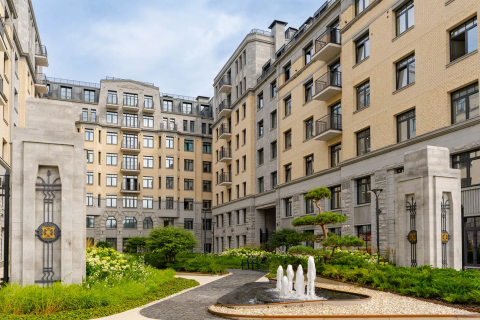 Продаётся 3-комнатная квартира, 102 м²