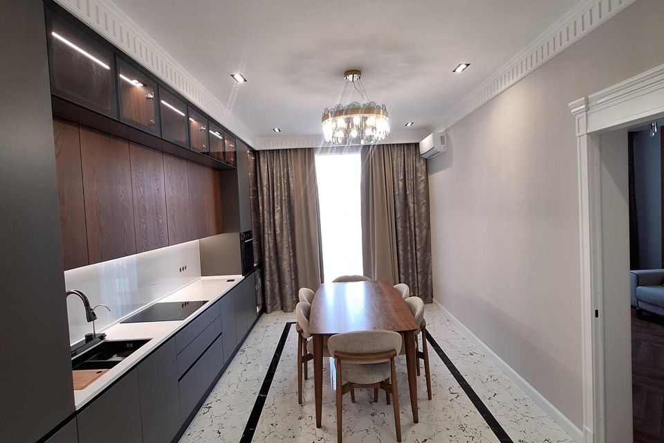 Продаётся 3-комнатная квартира, 97 м²