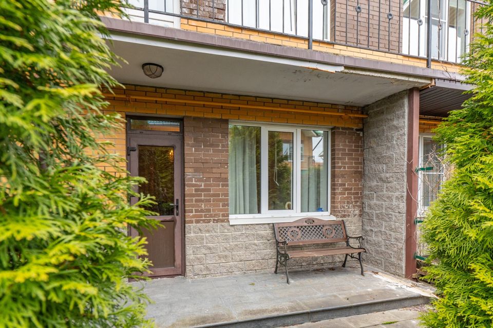 Сдаётся 4-комнатная квартира, 184 м²