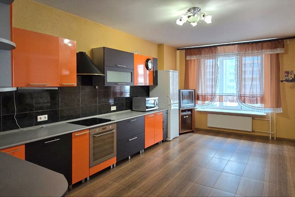 Продаётся 3-комнатная квартира, 111.8 м²