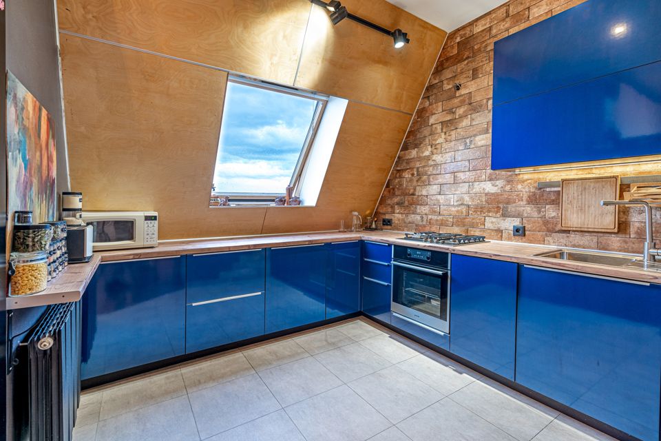 Продаётся 2-комнатная квартира, 88.8 м²
