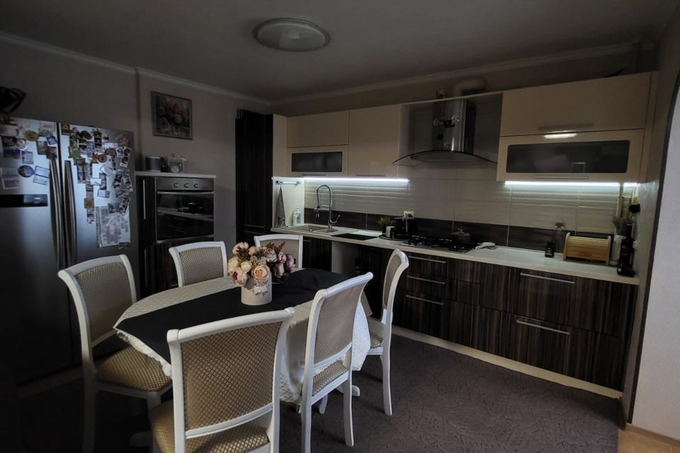 Продаётся 3-комнатная квартира, 77 м²