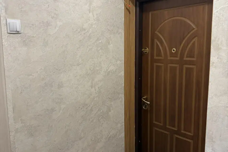Продаётся 1-комнатная квартира, 302 м²