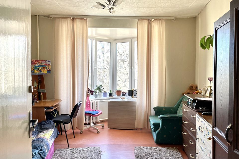 Продаётся комната в 5-комн. квартире, 12.5 м²