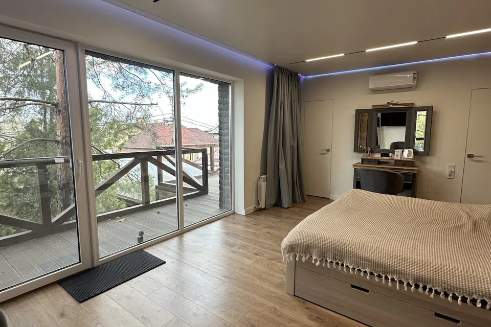 Продаётся 2-этажный дом, 210 м²