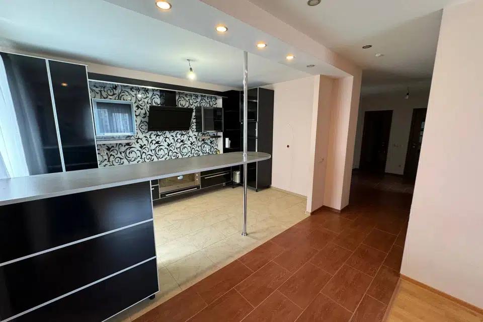 Продаётся 3-комнатная квартира, 80.6 м²