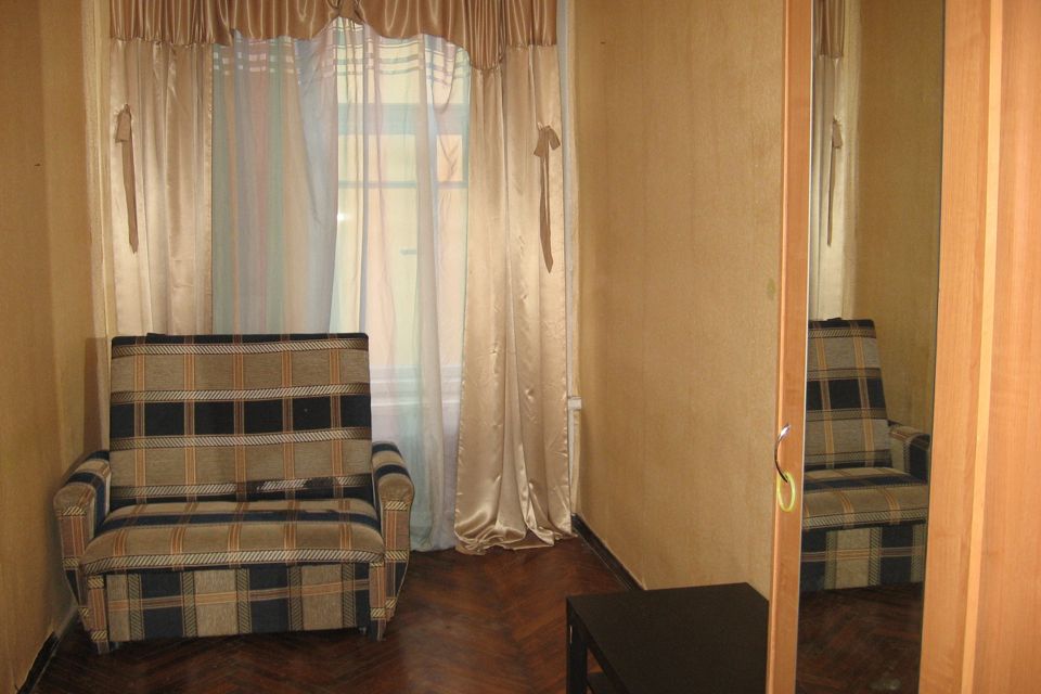 Продаётся комната в 5-комн. квартире, 12.4 м²