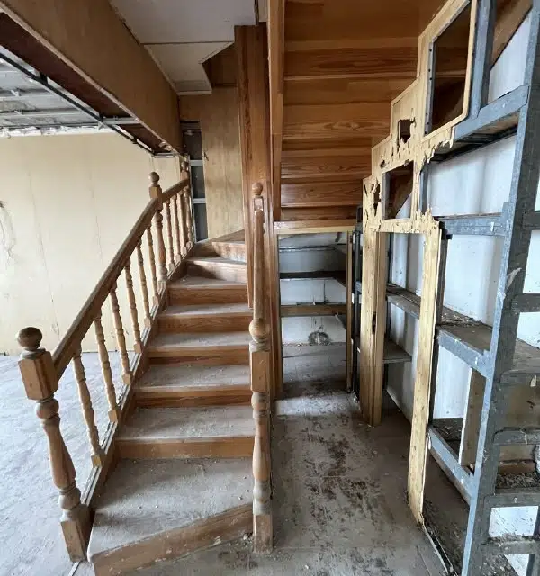 Продаётся 4-комнатная квартира, 182 м²