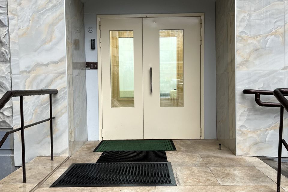 Продаётся 5-комнатная квартира, 138 м²