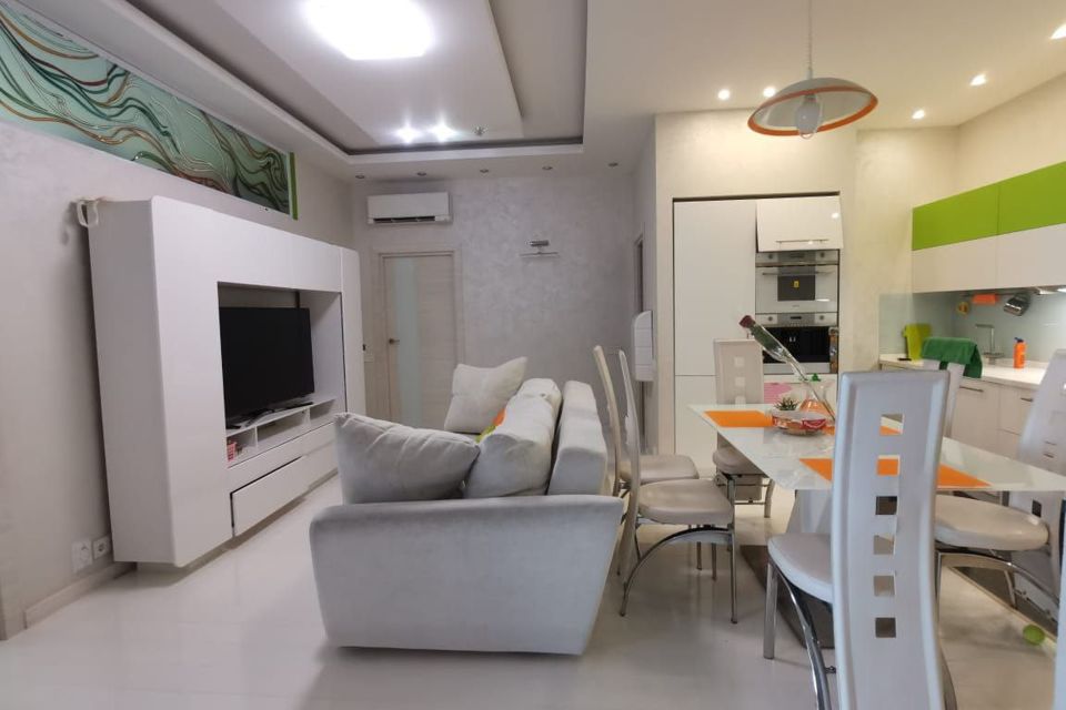 Продаётся 4-комнатная квартира, 104 м²