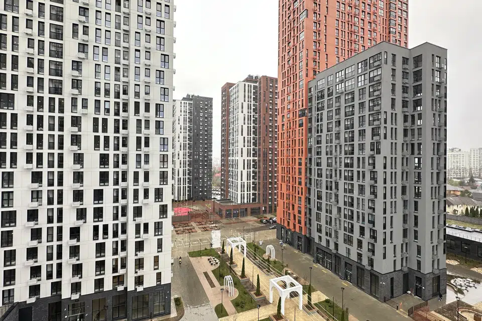 Продаётся 4-комнатная квартира, 100 м²