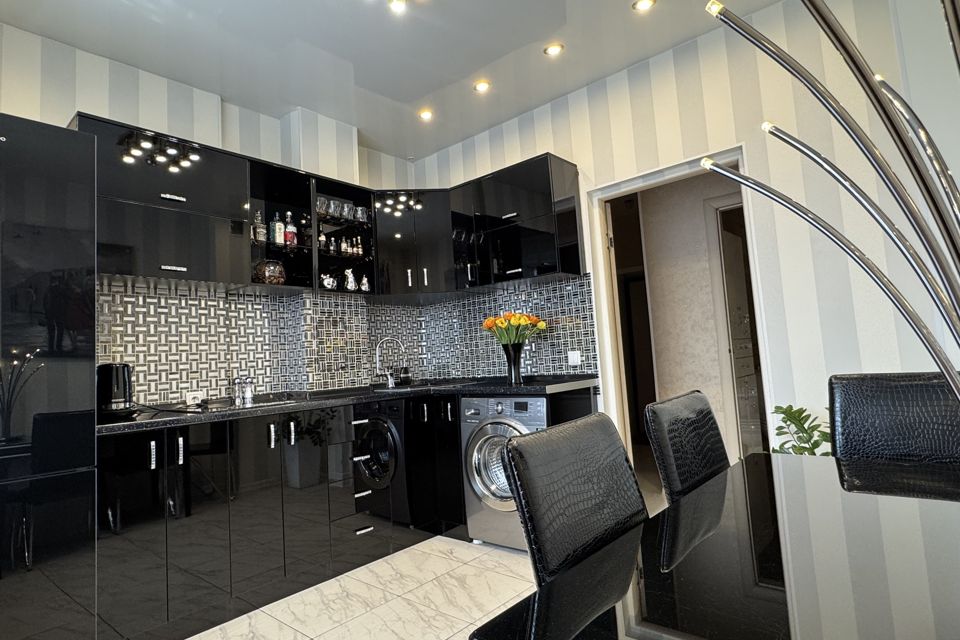 Продаётся 1-комнатная квартира, 43 м²