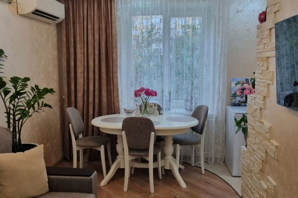 Продаётся 3-комнатная квартира, 56.4 м²