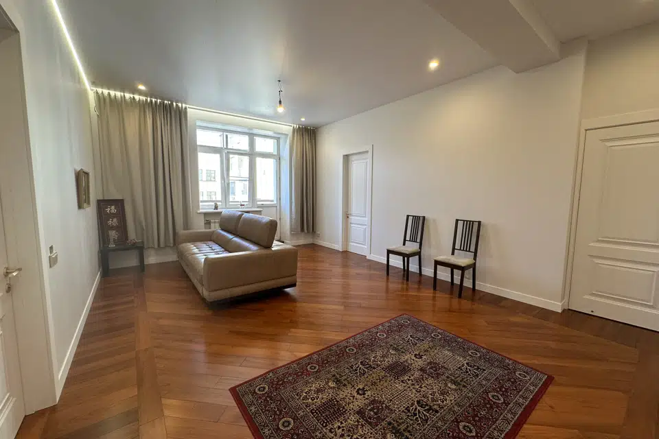 Продаётся 4-комнатная квартира, 97.6 м²