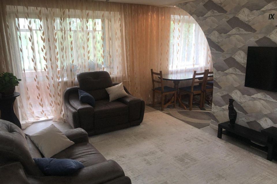 Продаётся 4-комнатная квартира, 66.1 м²