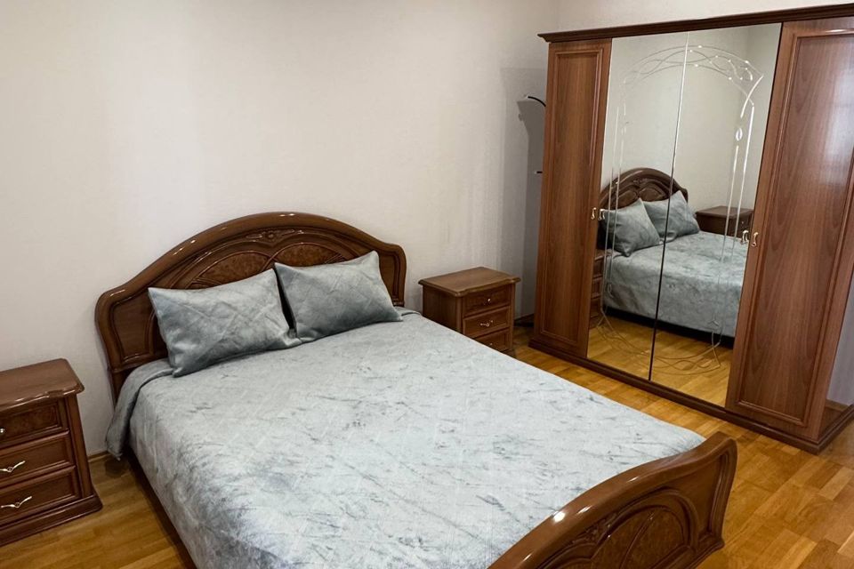 Продаётся 4-комнатная квартира, 127.2 м²