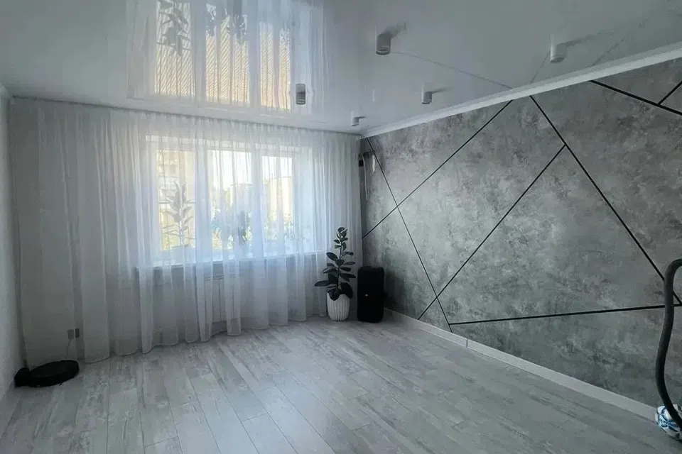 Продаётся 4-комнатная квартира, 76 м²