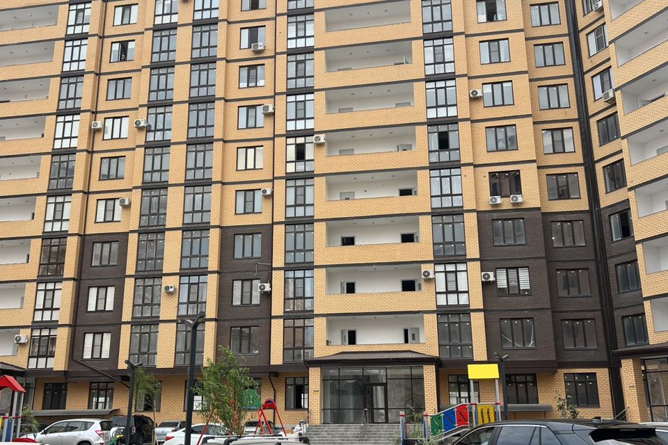 Продаётся 3-комнатная квартира, 101 м²