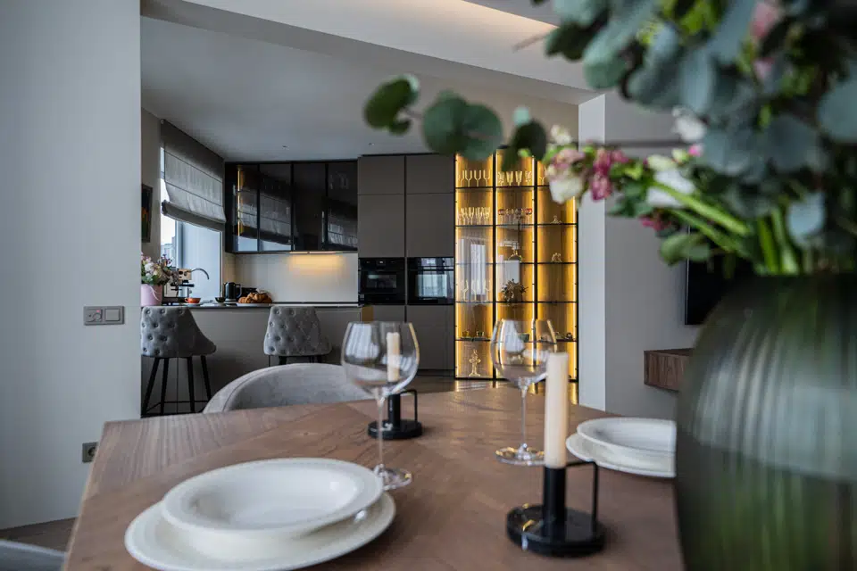Продаётся 4-комнатная квартира, 187.2 м²