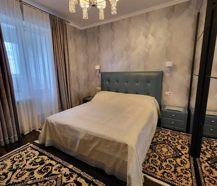 Продаётся 4-комнатная квартира, 150 м²
